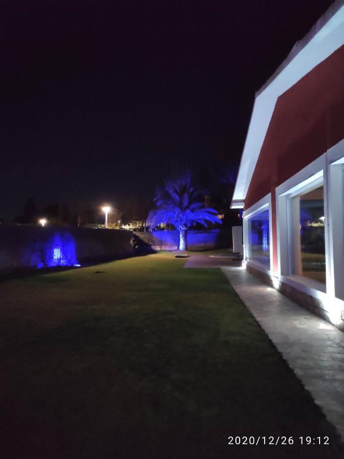 Chalet Con Piscina Y Jacuzzi En Madrid Alquila Habitaciones Algete Exterior photo