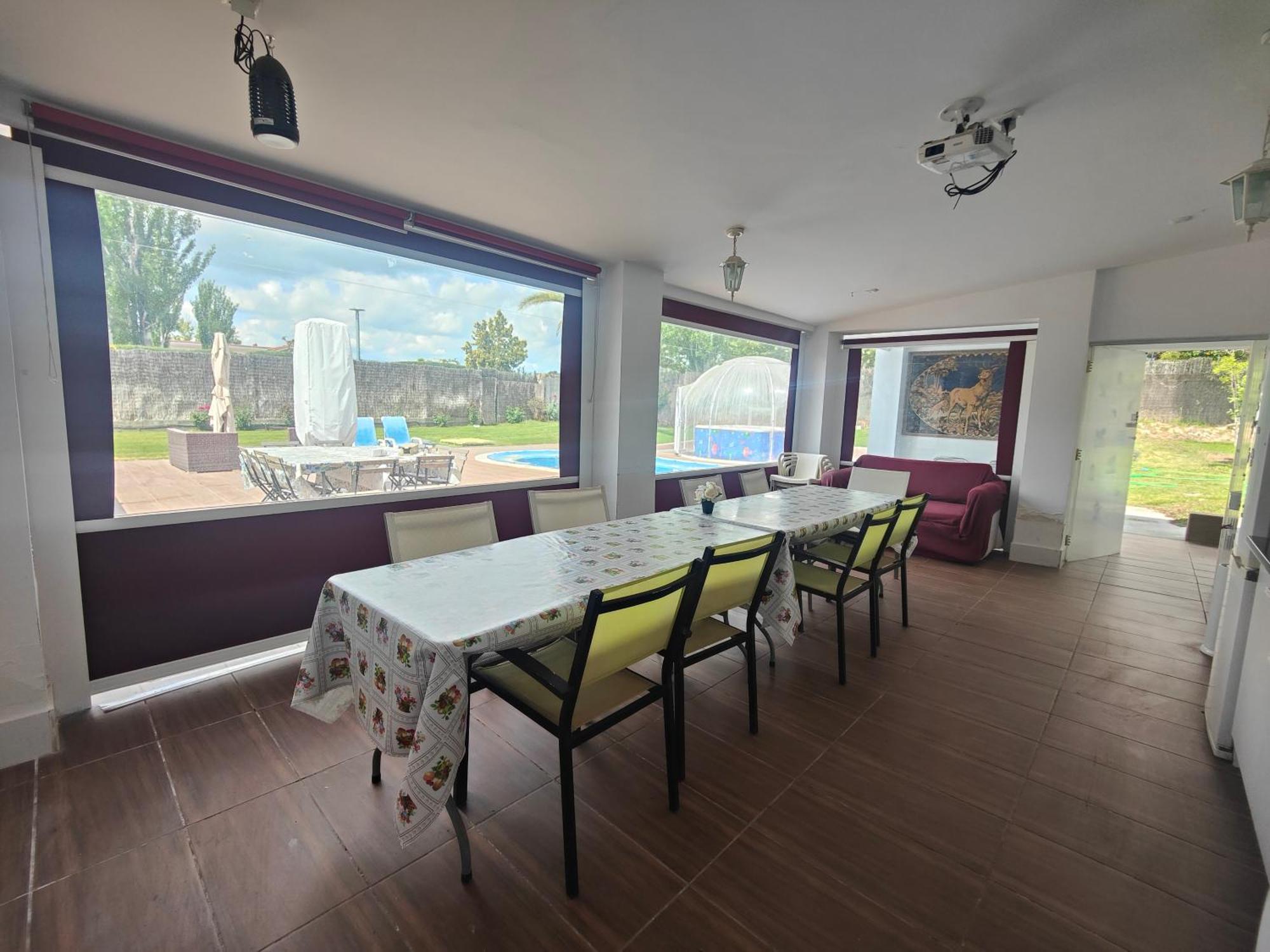 Chalet Con Piscina Y Jacuzzi En Madrid Alquila Habitaciones Algete Exterior photo
