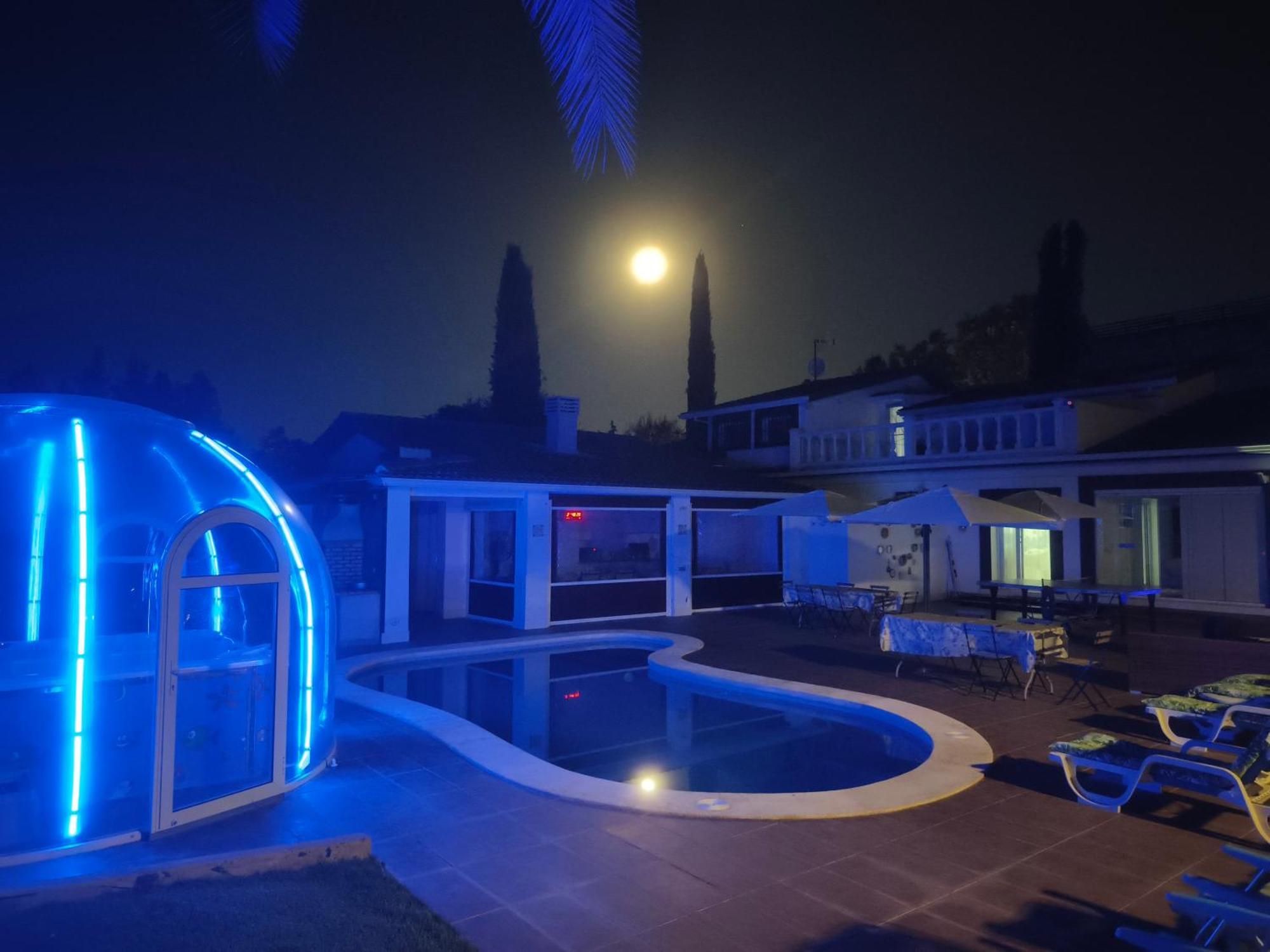 Chalet Con Piscina Y Jacuzzi En Madrid Alquila Habitaciones Algete Exterior photo